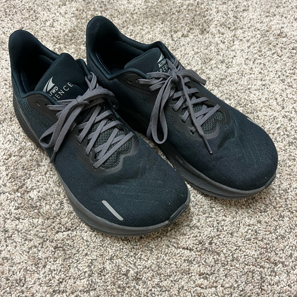 AltraFWD Experience size 8.5 Women’s
